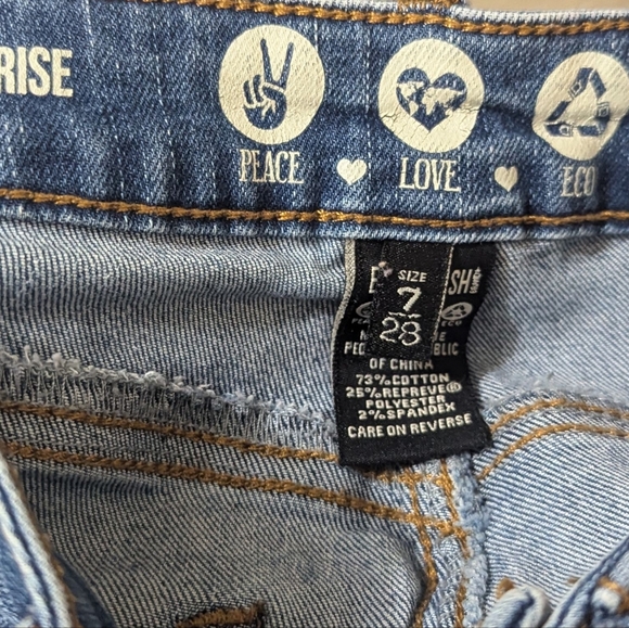 LN Peace, Love, Eco by: Rewash Distressed Jeans Size 7 - Picture 5 of 5
